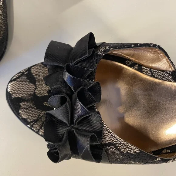 Carlos by Carlos Santana black open toe high heel shoes - US size 7 - Picture 3 of 7